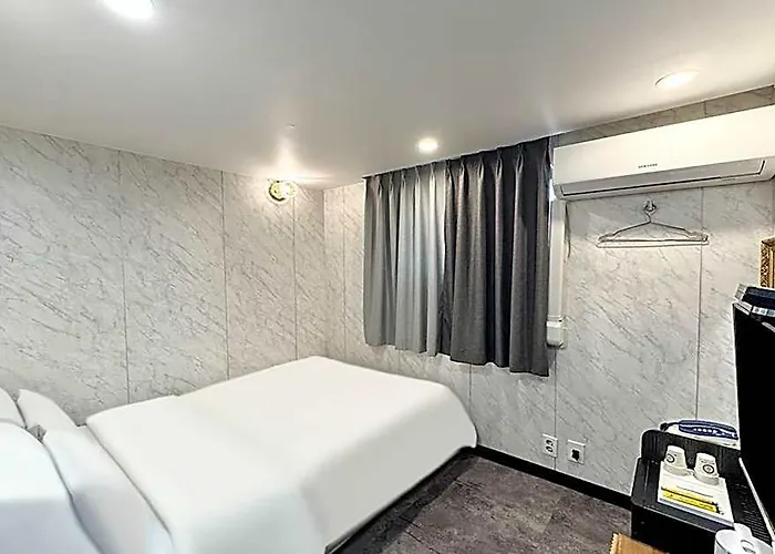 Yangjae 30 Month Hotel 2*