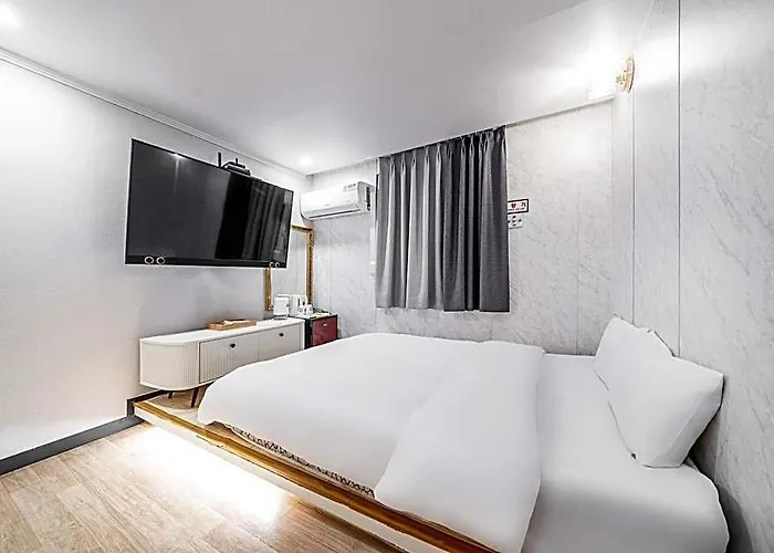 Yangjae 30 Month Hotel