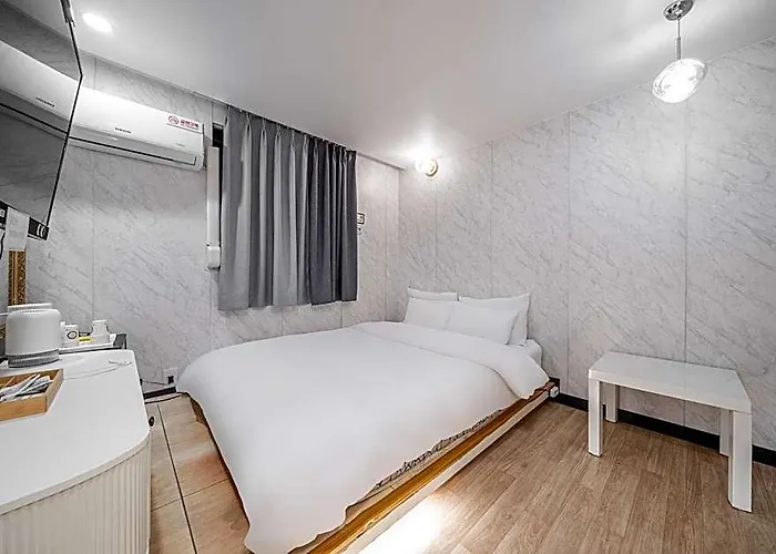 Yangjae 30 Month Hotel 2*