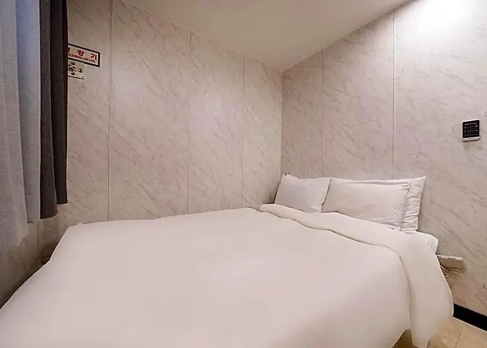 Hotel Yangjae 30 Month 2*